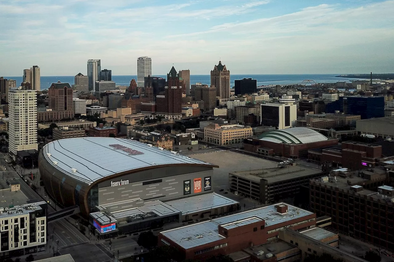 GOP urges Secret Service to move protesters from park near convention arena