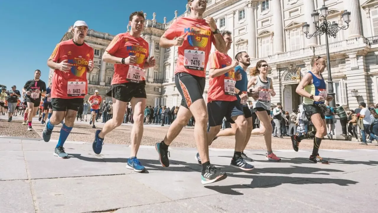 El Maratón de Madrid del domingo: desvíos de EMT, calles cortadas y vigilado por 700 policías