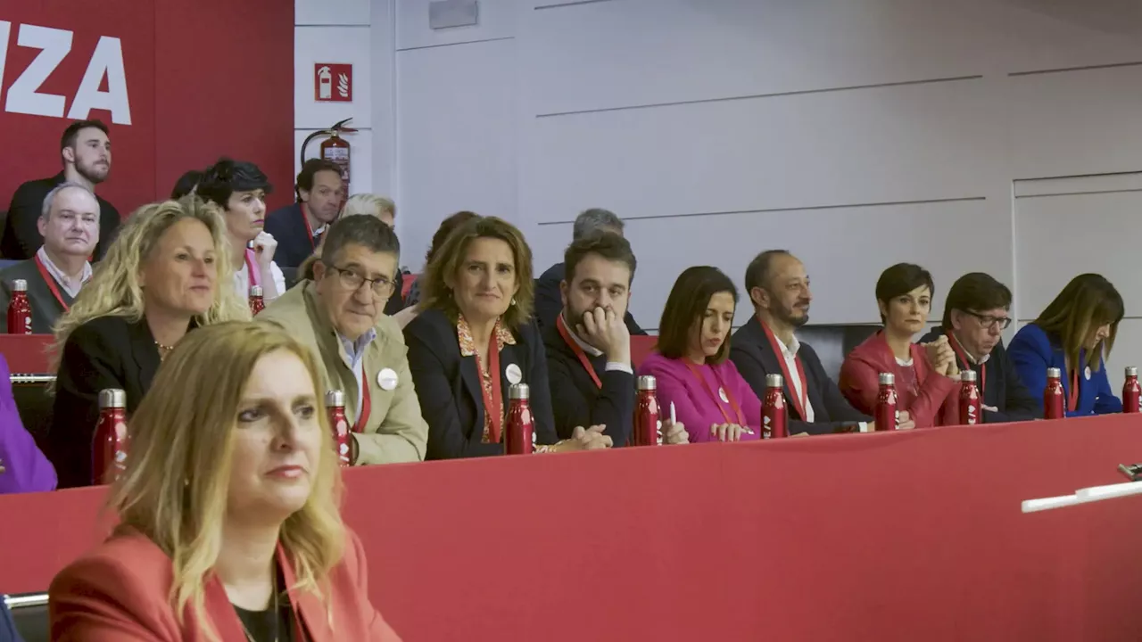 El PSOE cruza los dedos para que Sánchez recapacite y no dimita: 'No tiene buena pinta'