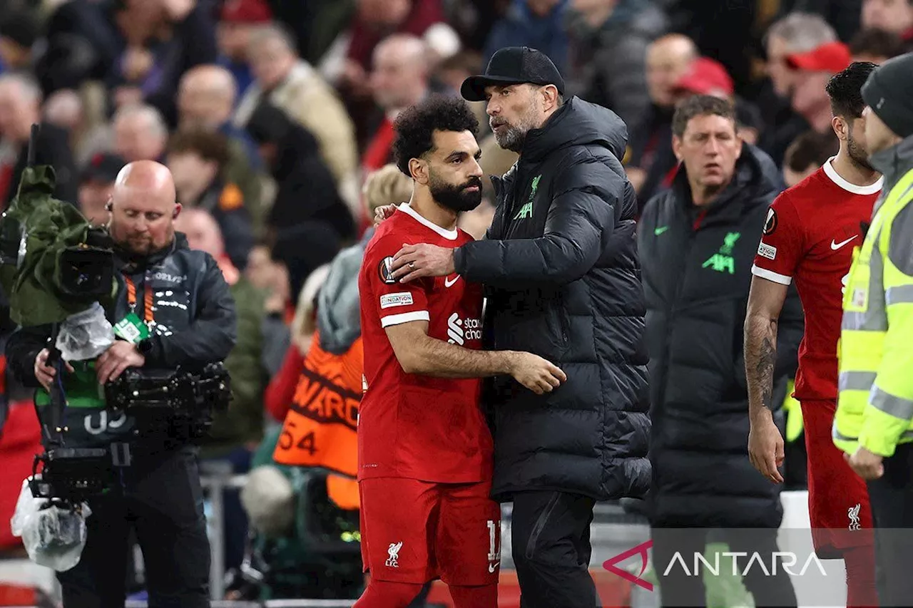 Klopp dan Salah berdebat di pinggir lapangan