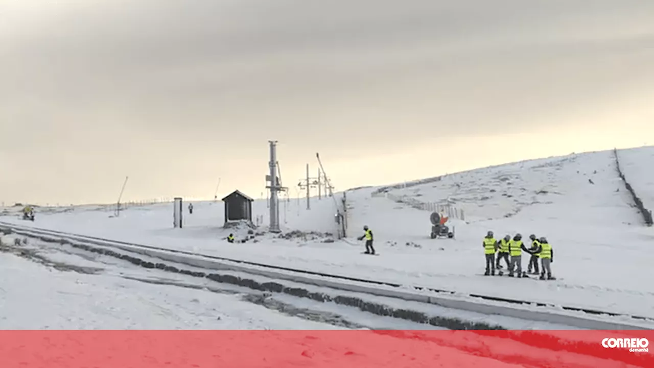 Queda de neve na Serra da Estrela encerra estradas do maciço central