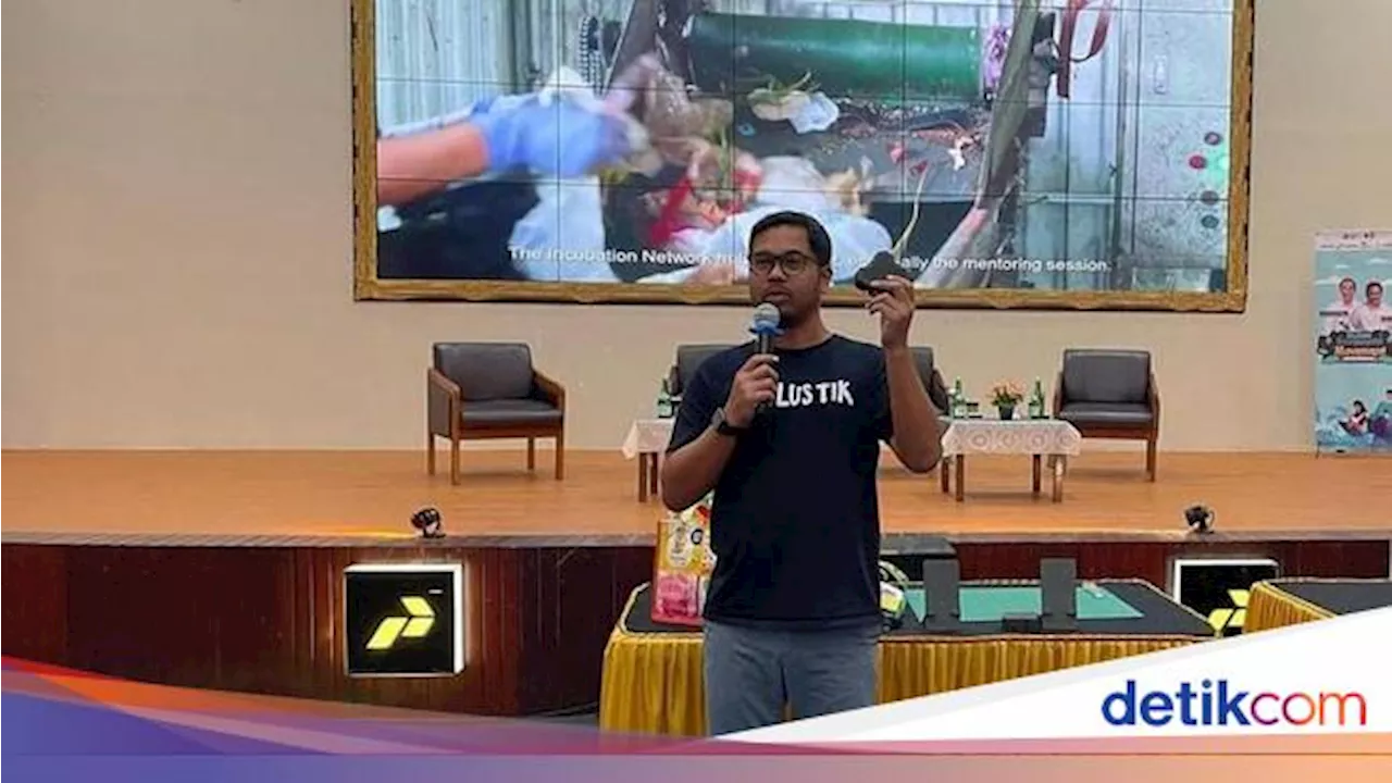 Pria Ini 'Sulap' Limbah Jadi Paving Block cs, Omzetnya Ratusan Juta!