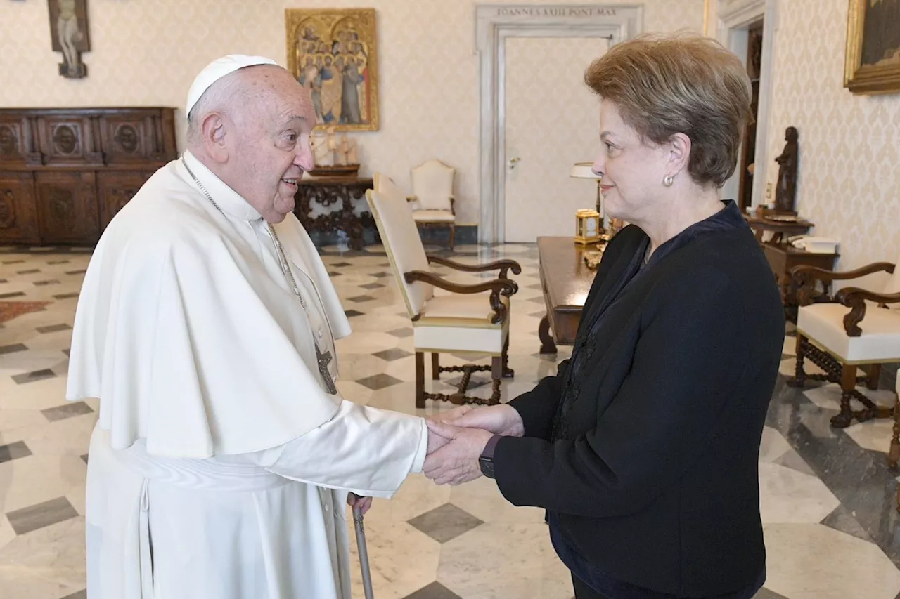 Papa Francisco recebe ex-presidente Dilma Rousseff no Vaticano