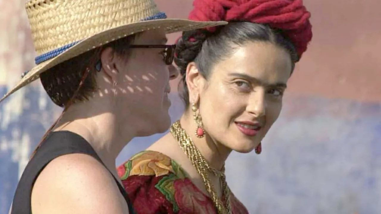 Así lucía Salma Hayek como Frida Kahlo en 2001 (y así en 2024, con Madonna)