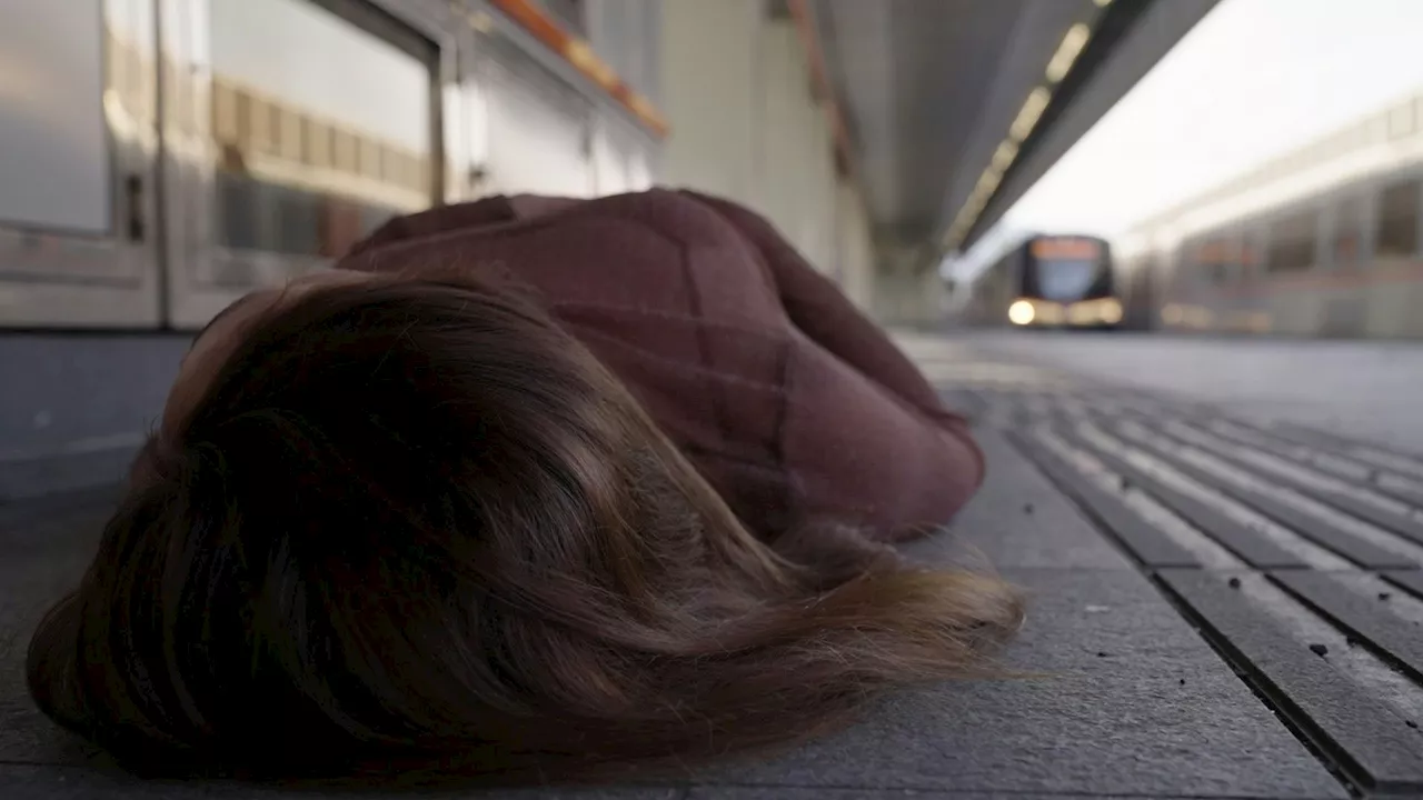 Nach K.o.-Tropfen: Wienerin wacht neben U-Bahngleis auf