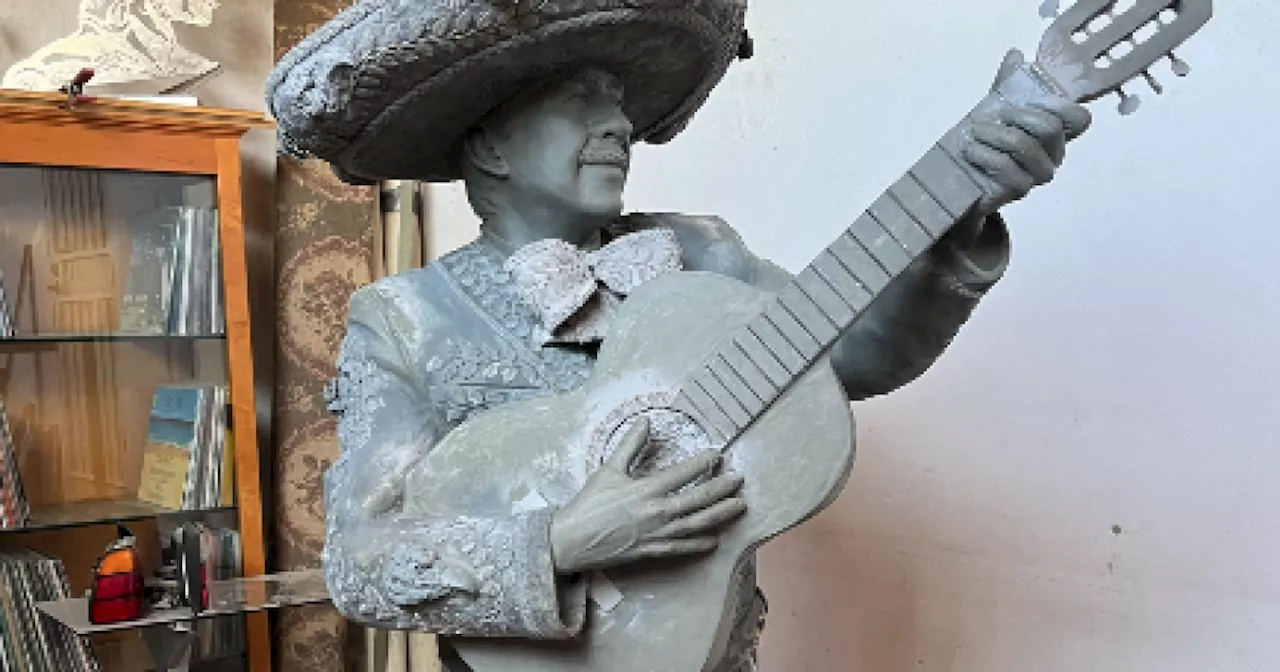 'Dr. V Project' asking voters to fund statue of beloved mariachi instructor by April 30