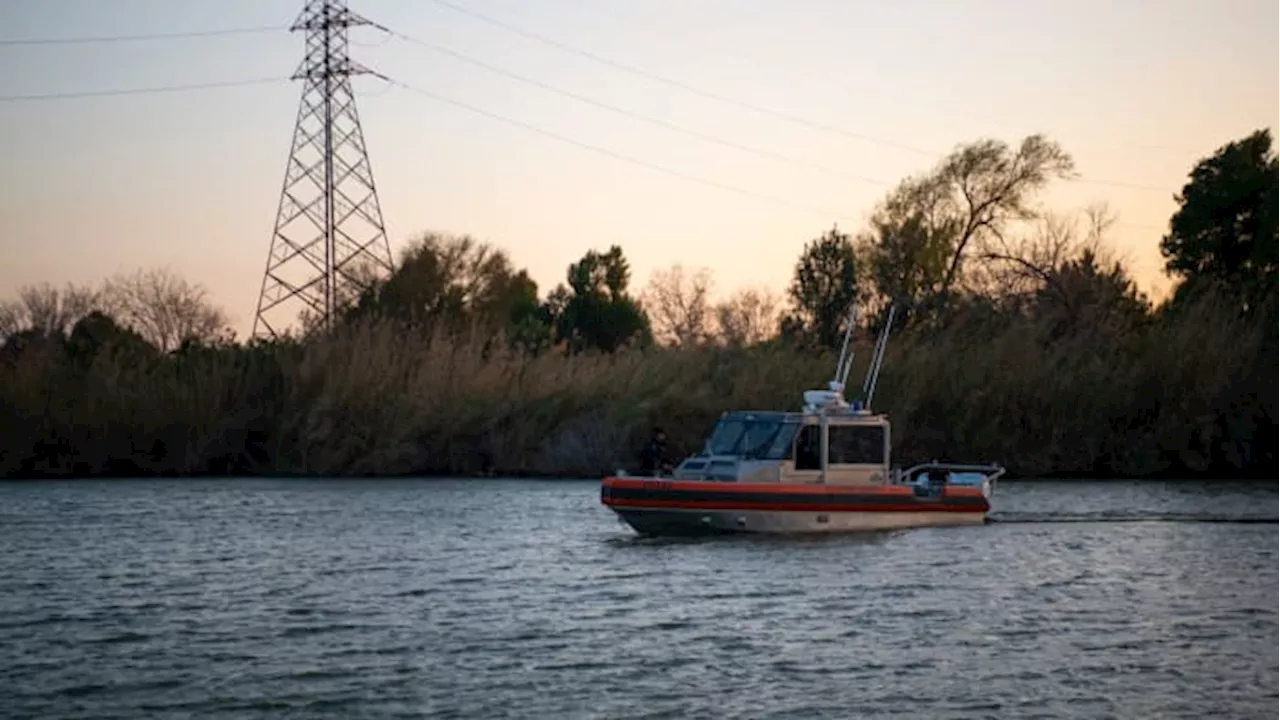 Coast Guard rescues 8 children on Rio Grande after raft deflates