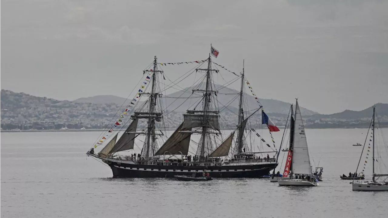 Paris 2024 : le Belem et la flamme olympique ont quitté la Grèce, cap sur Marseille