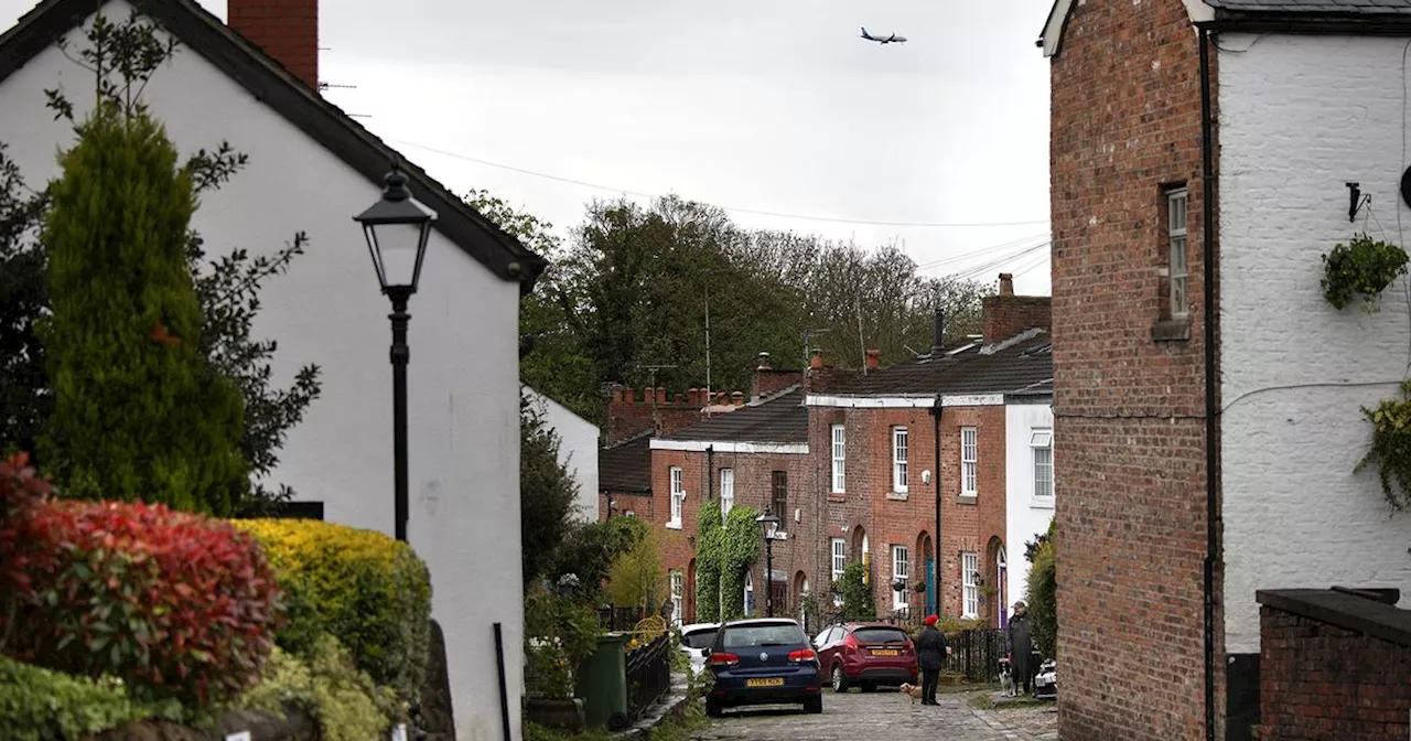 'It's like a postcard': Hidden Greater Manchester idyll yards from a busy road