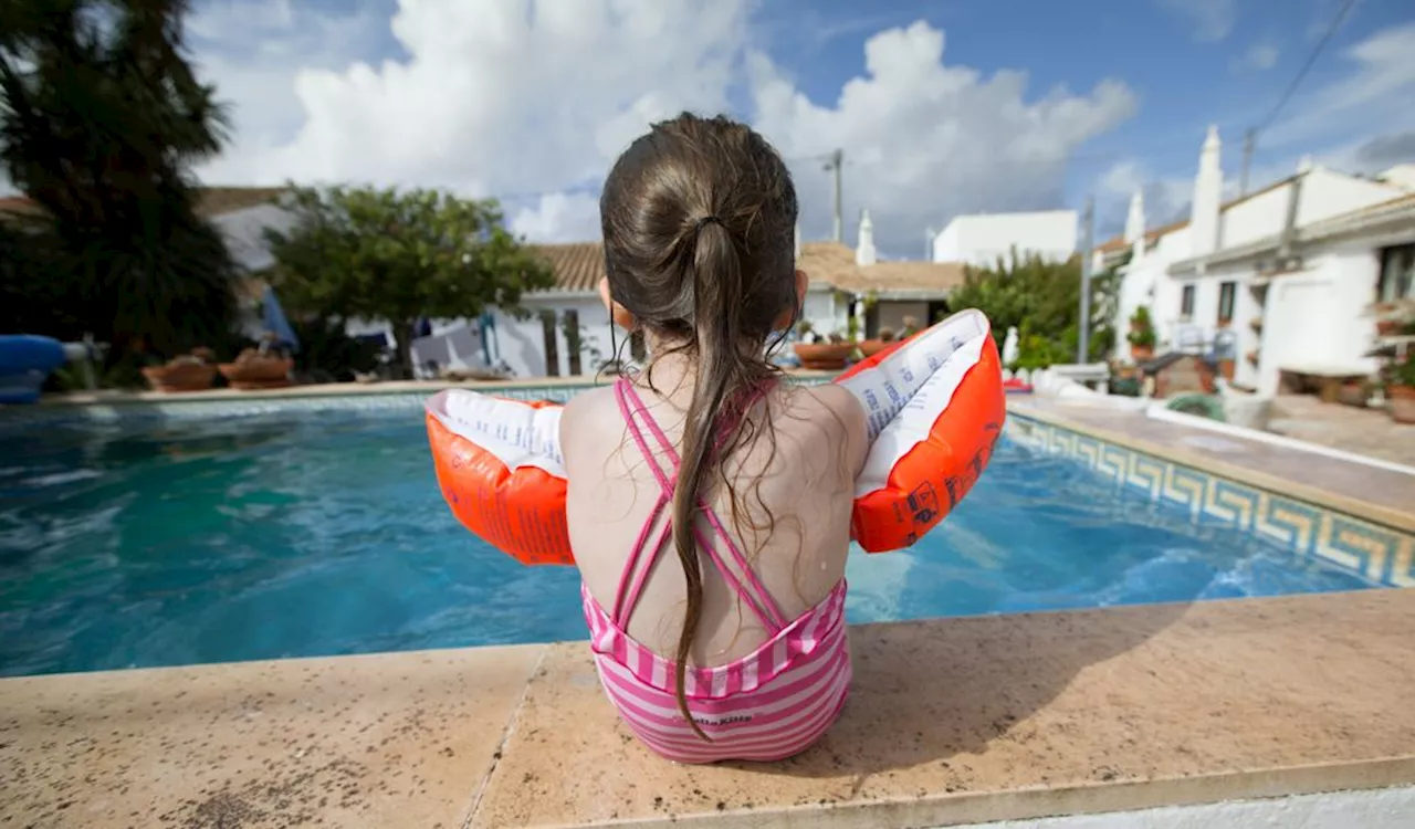 Test sollten Eltern kennen: Diese Schwimmlernhilfen fallen durch!