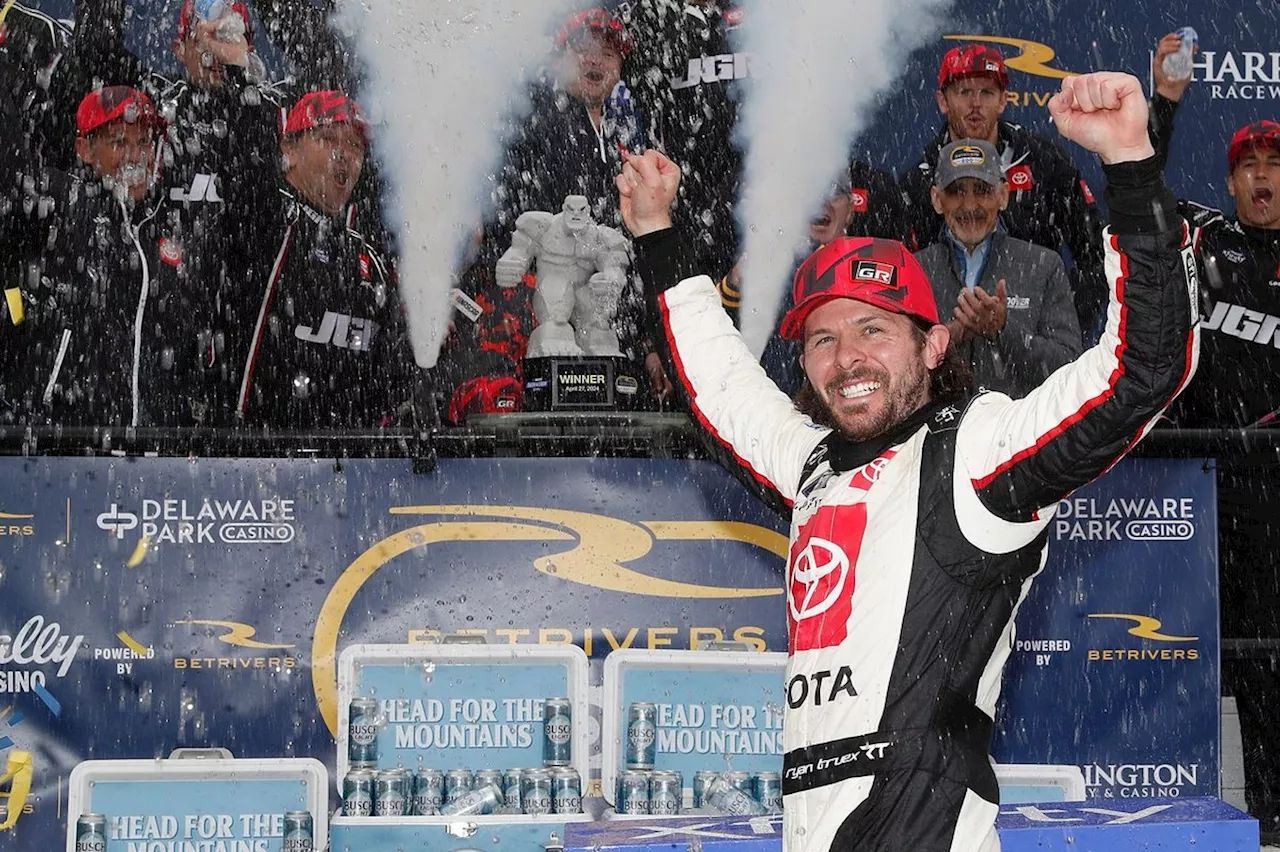 Ryan Truex wins in chaotic conclusion to NASCAR Xfinity race at Dover