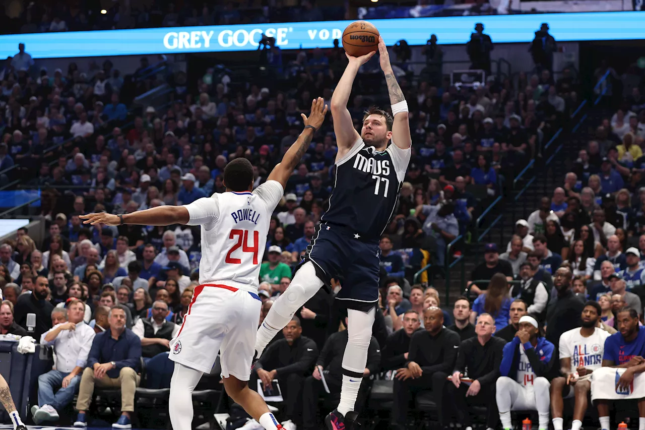 Dallas Mavericks win Game 3 against Clippers, leading the series 2-1