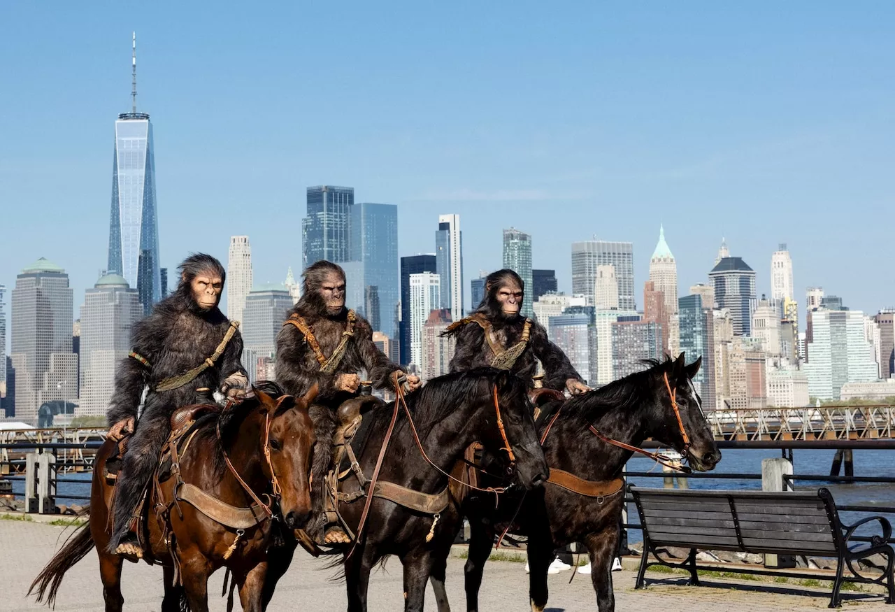 See apes on horseback take N.J. for ‘Kingdom of the Planet of the Apes’