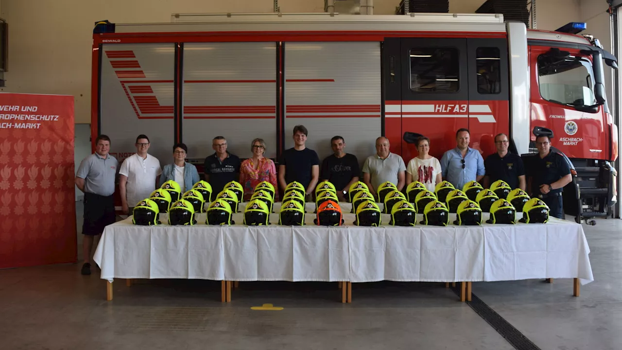 36 neue Einsatzhelme für die Feuerwehr