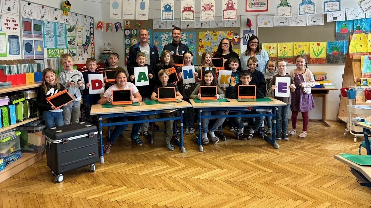 Volksschule Grafenbach-St. Valentin bekam zehn Tablets geschenkt