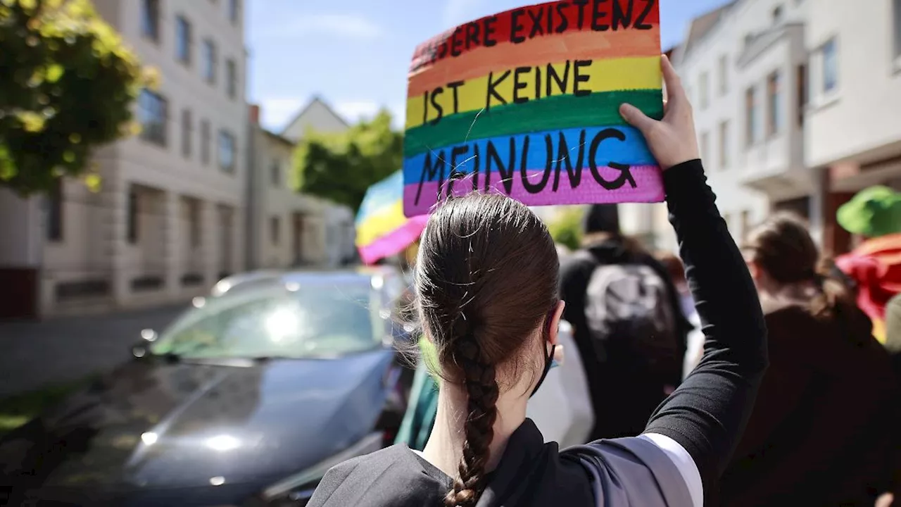 Sachsen-Anhalt: Christopher Street Day-Saison in Sachsen-Anhalt eröffnet