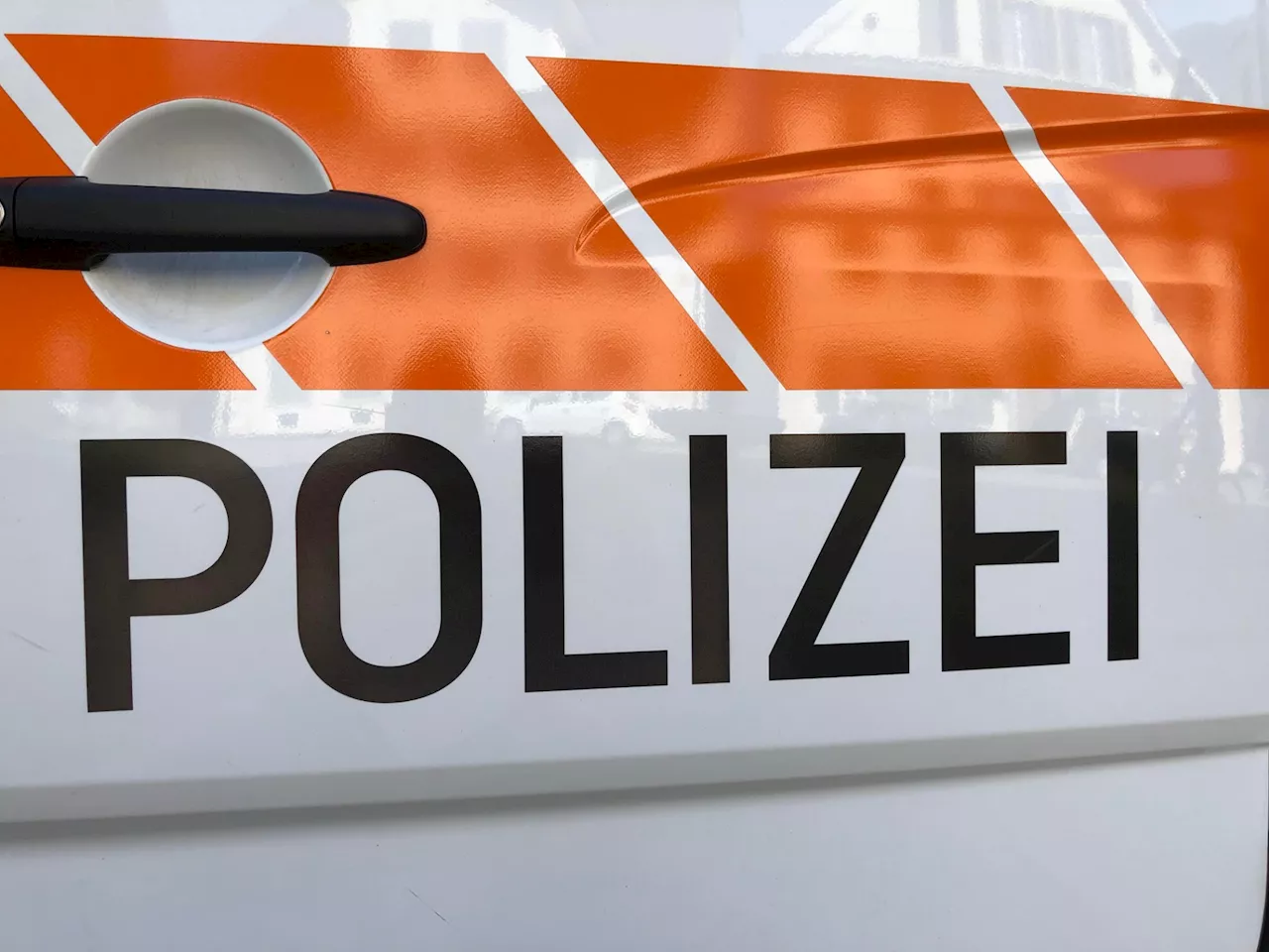 Festnahme in Stans NW: Frau (30) überfällt Apotheke mit Messer