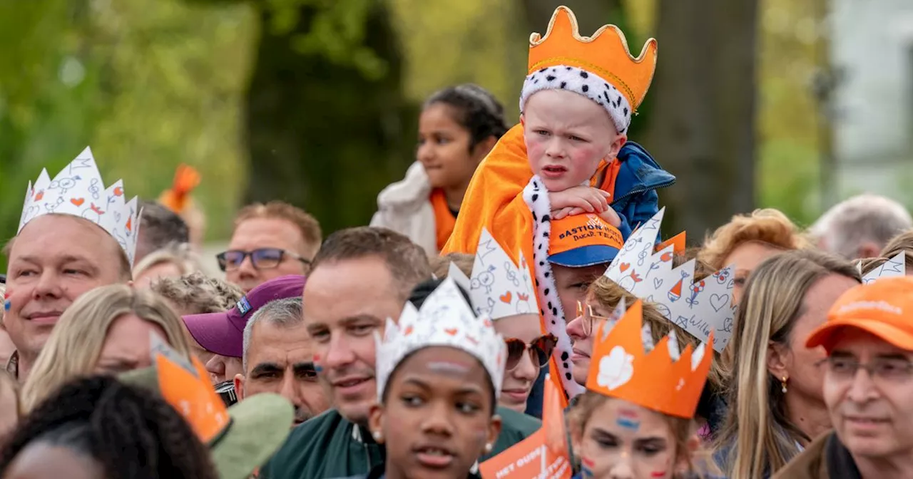 Ook burgemeester Emmen en commissaris van de koning beleven een mooie Koningsdag