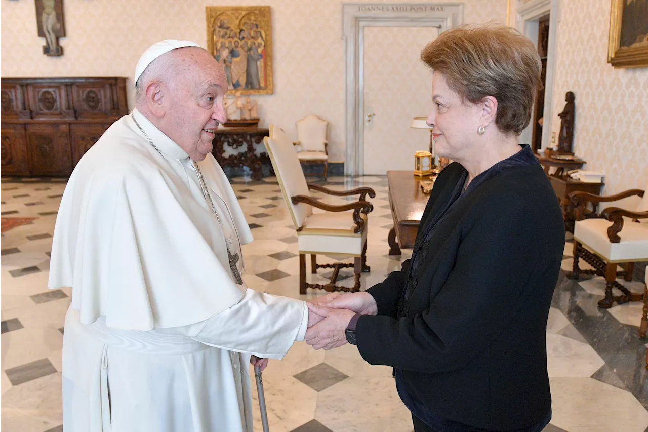 Papa Francisco recebe ex-presidente Dilma Rousseff no Vaticano: 'Reze por mim, que rezo pela senhora'