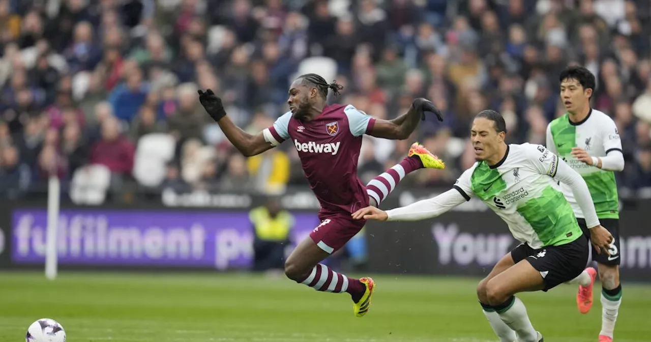 Liverpool empata 2-2 en West Ham y el título de la Premier se le aleja