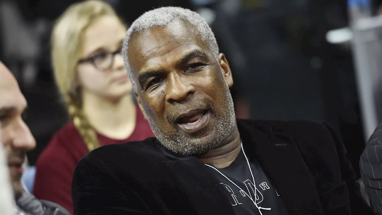 Charles Oakley Tells Knicks 'Do Something' About Joel Embiid