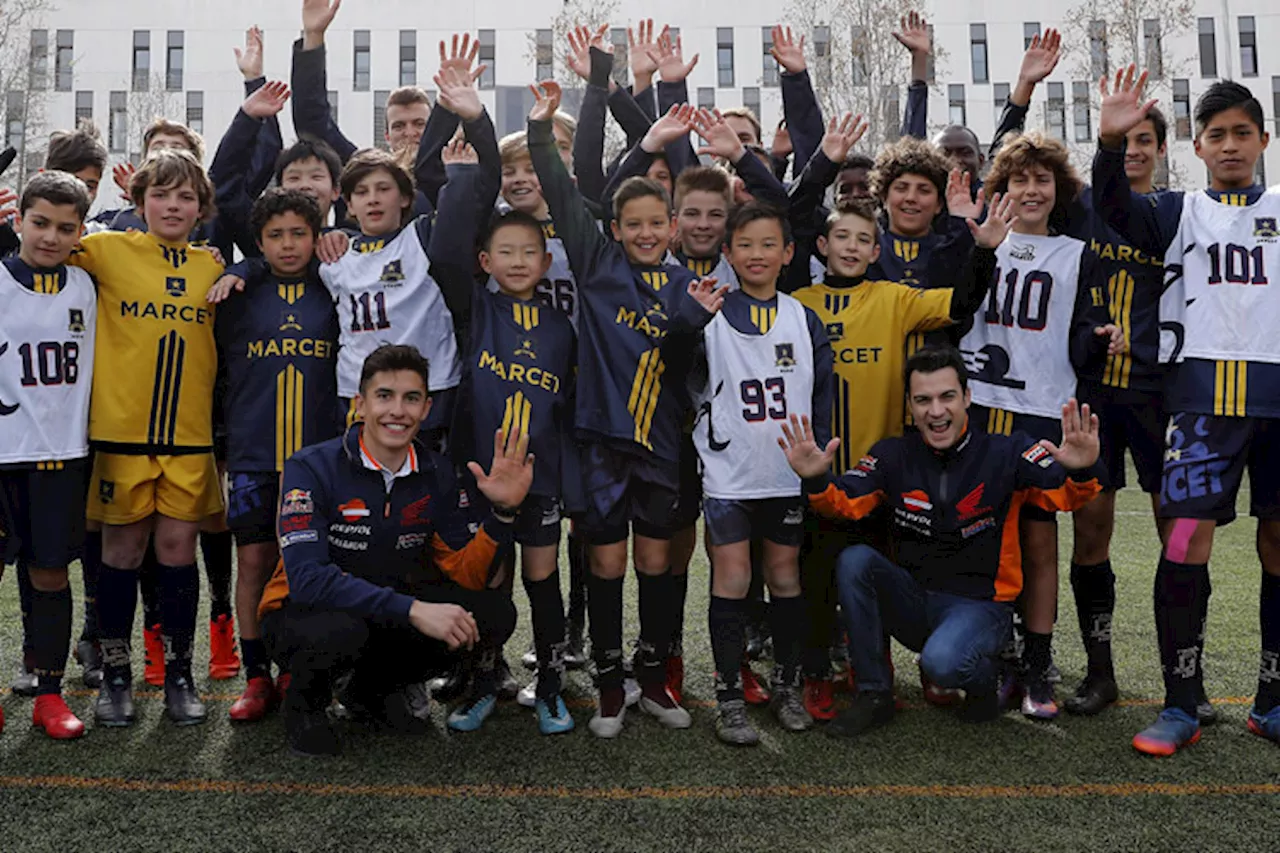 Marc Márquez und Dani Pedrosa als Fußballtrainer