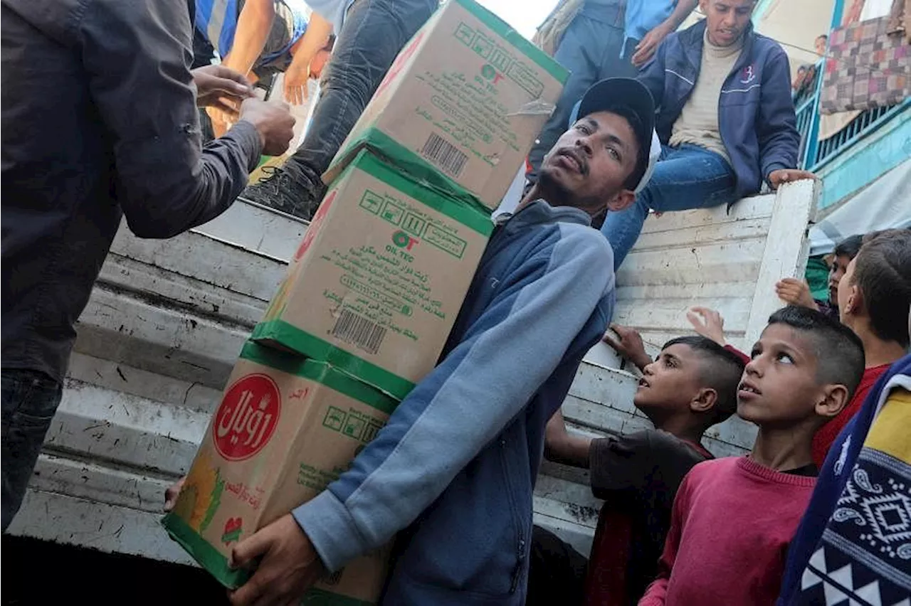 UK ship sets sail to help building of Gaza aid jetty