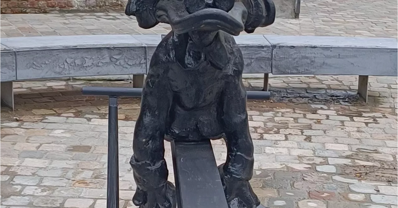 Une statue d’Oncle Picsou sur la place Saint-Catherine à Bruxelles