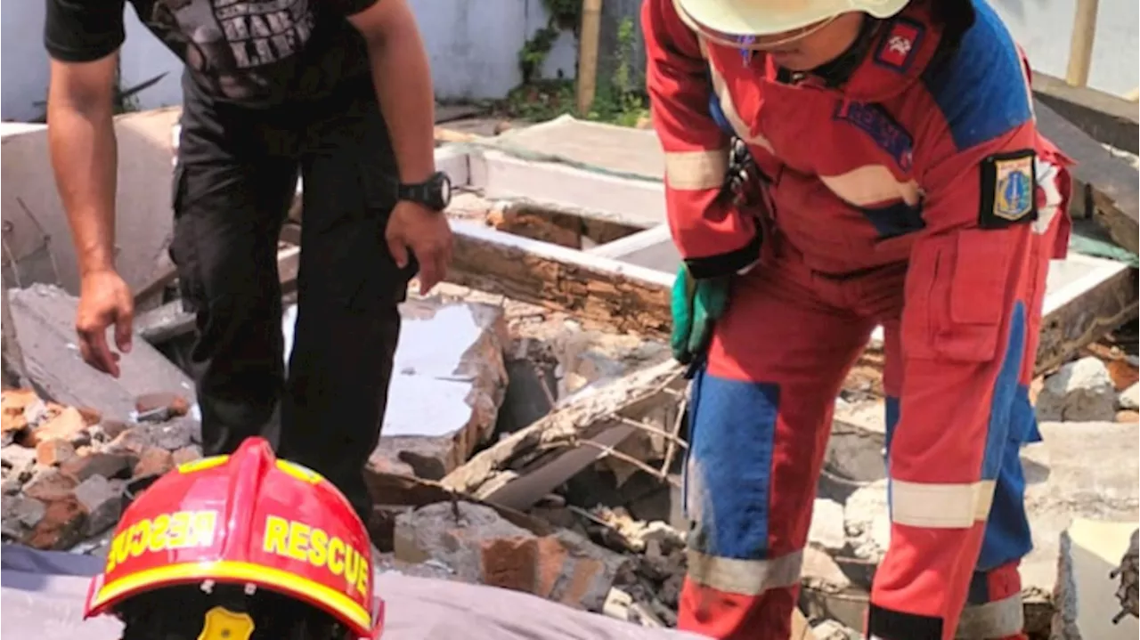 Rumah di Jaktim Roboh saat Renovasi, 1 Warga Tewas Tertimpa