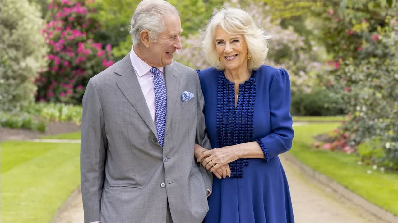 Royals: Ankündigung von Charles' Plänen – die Botschaft hinter Bild mit Camilla