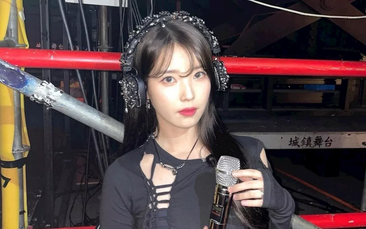 IU Tampil Stunning di Konser Hari Pertama '2024 IU H.E.R World Tour Concert' Jakarta