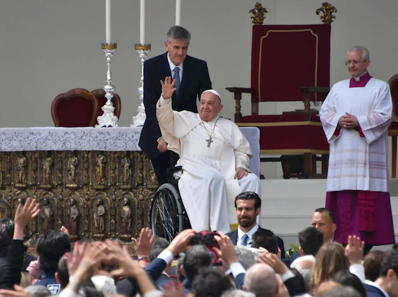 Papa Francesco a Venezia bella e fragile, 'dignità per i detenuti'