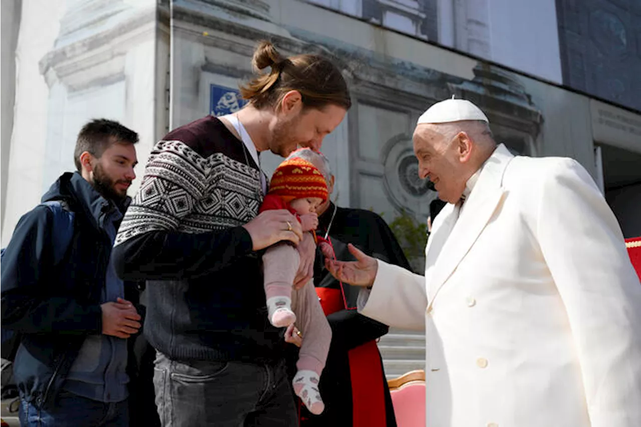 Papa Francesco a Venezia incontra i giovani. A loro lancia un messaggio: 'Siate rivoluzionari'