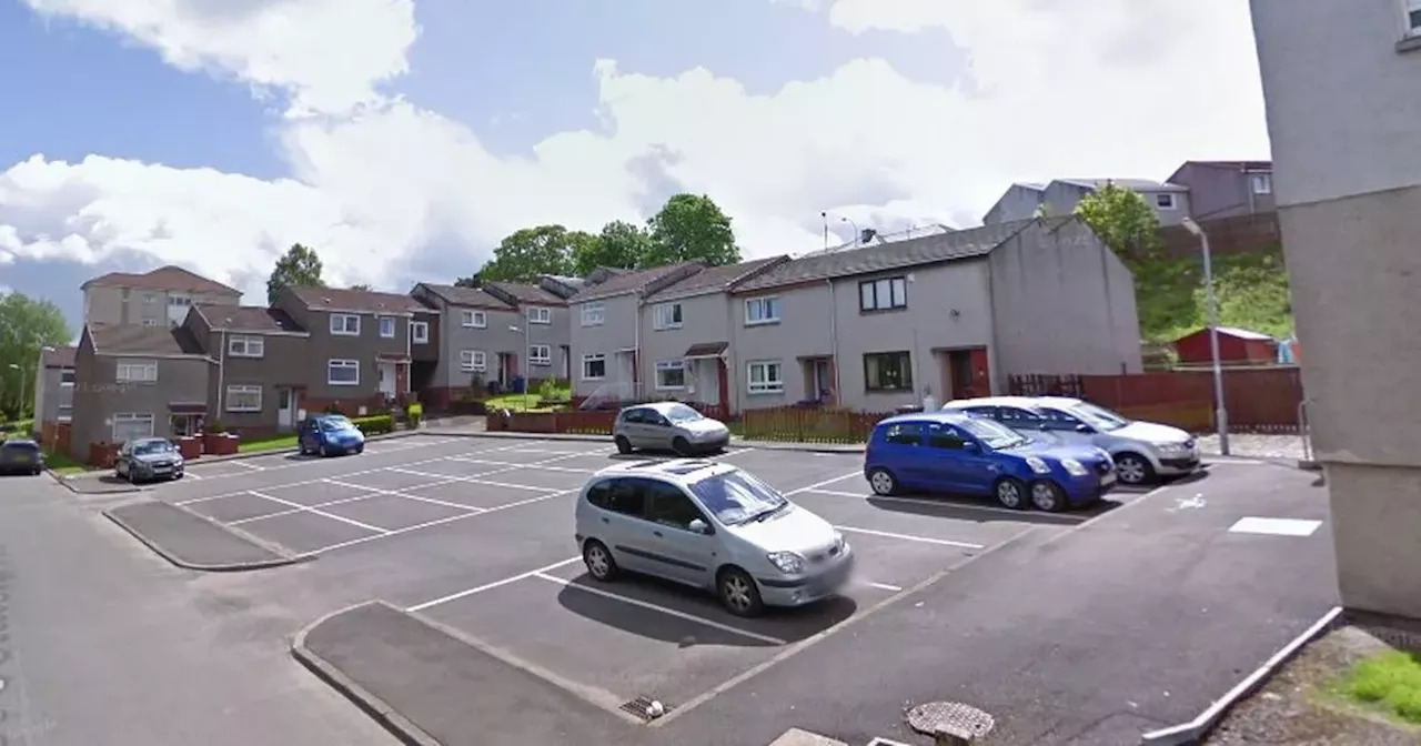 Man dies after being found 'seriously injured' in Port Glasgow close