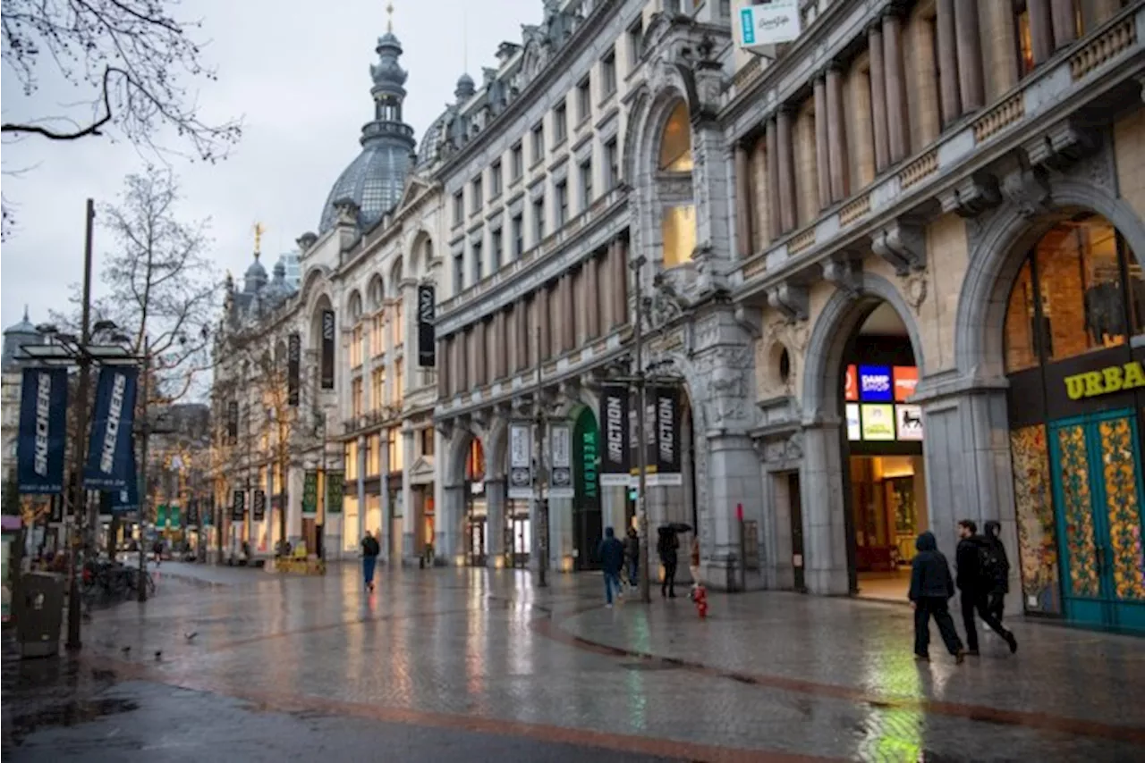 Jongen (17) krijgt meerdere messteken op straat na feestje in centrum van Antwerpen