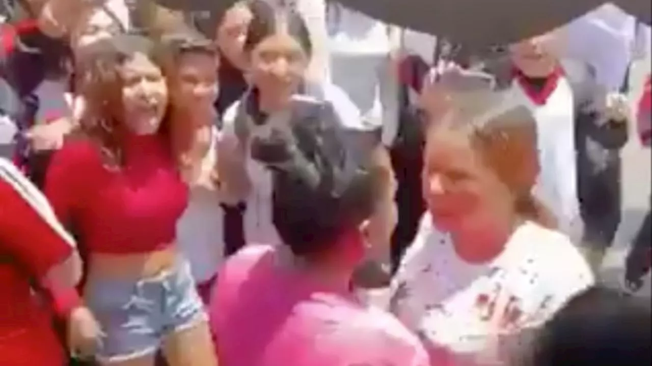 VIDEO: madres protagonizan pelea frente a estudiantes de secundaria en Zapopan, Jalisco