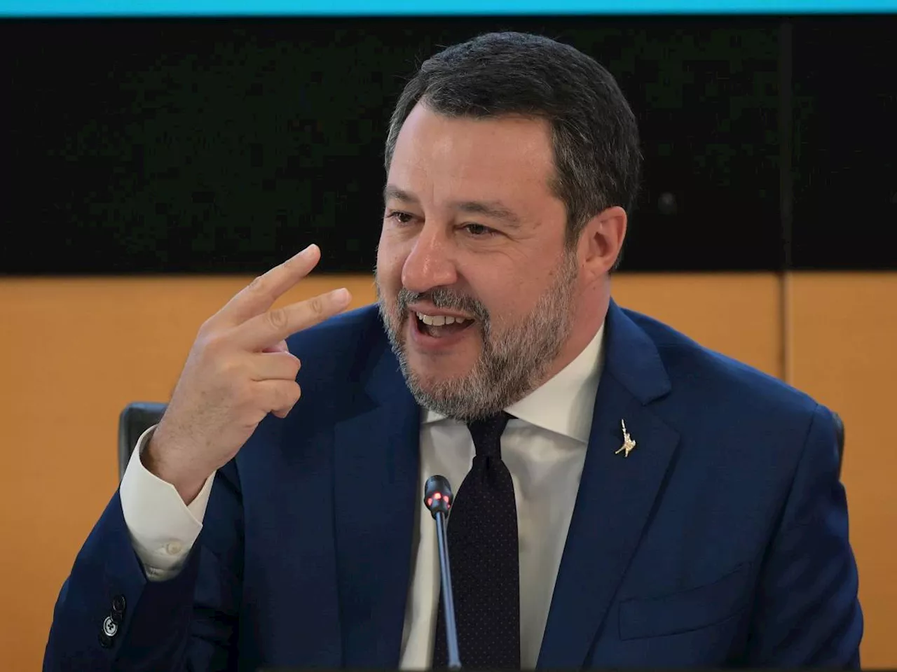 Salvini indica la strada: 'Il governo andrà avanti fino al 2027'