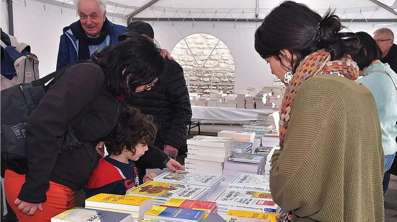 Vaucluse : Dernier Jour De Lire à Gordes, Le Rendez-vous Des Amoureux 