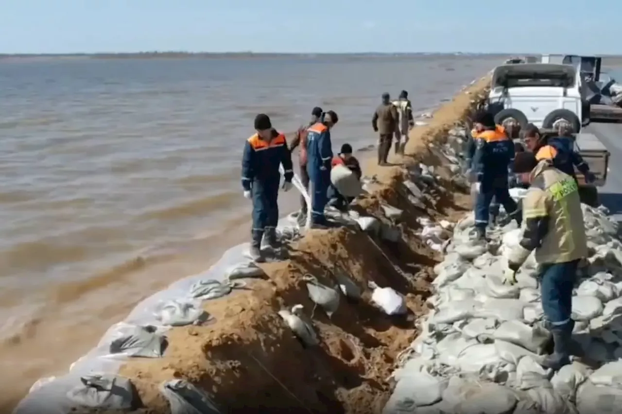 Большая вода с двух сторон подошла к федеральной трассе Тюмень