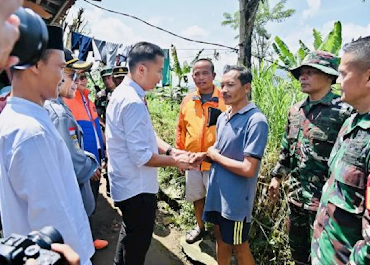 Penjabat Gubernur Jawa Barat Kunjungi Garut, Bantu Warga Terdampak Gempa