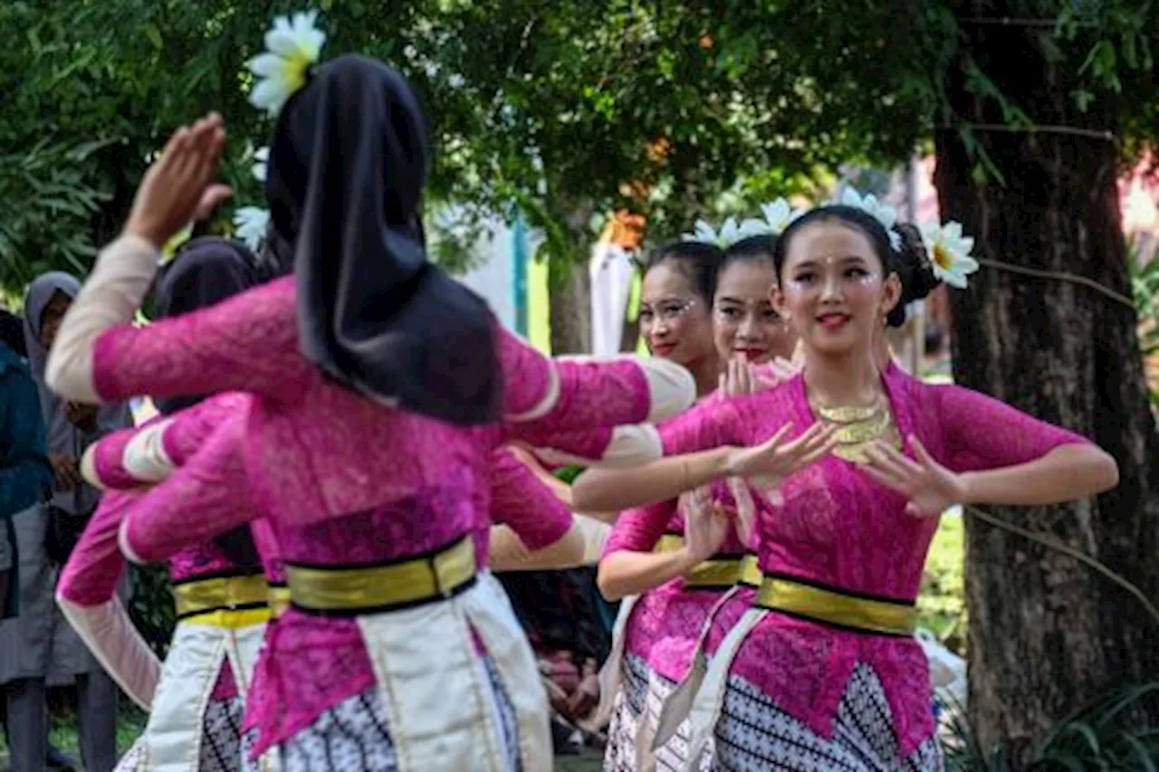 Peringatan Hari Tari Sedunia di Sragen