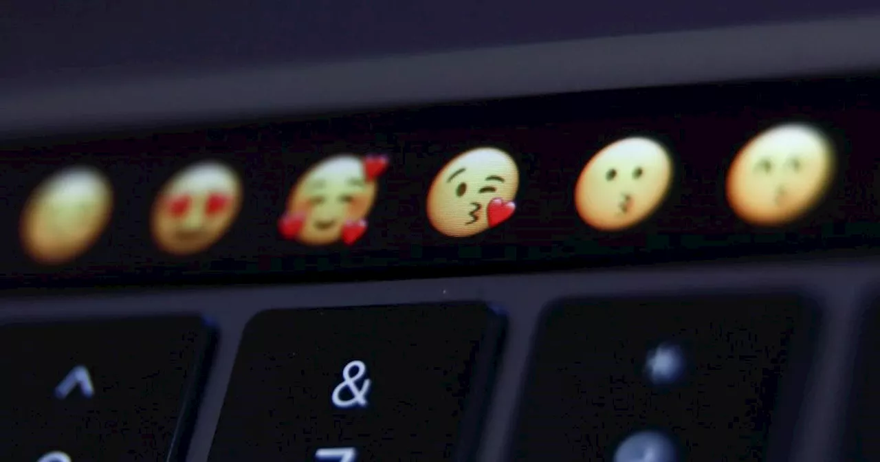 People are just discovering iPhone emoji layering trick