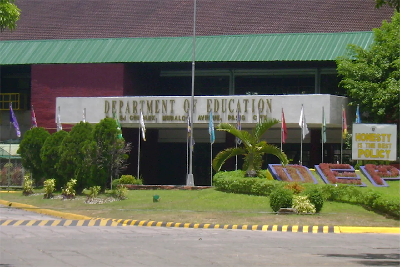DepEd: In-person classes remain suspended amid relentless heat, transport strike