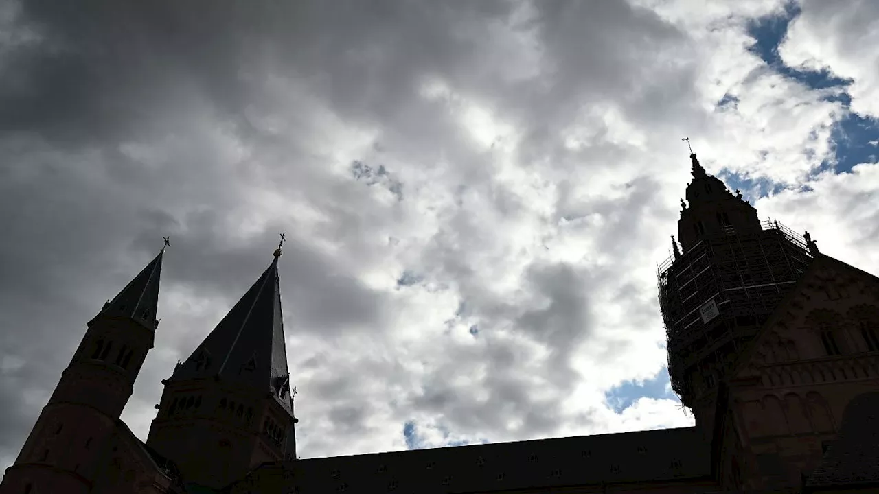 Rheinland-Pfalz & Saarland: Wolken und Schauer in Rheinland-Pfalz und im Saarland