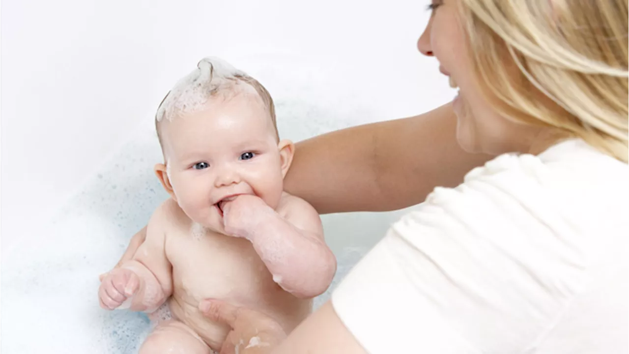 Eczema nei bambini: con che frequenza fare il bagnetto?