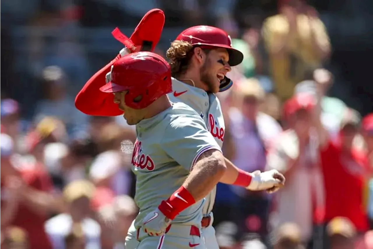 Taijuan Walker wobbles in the seventh, but Phillies finish off a sweep of the Padres