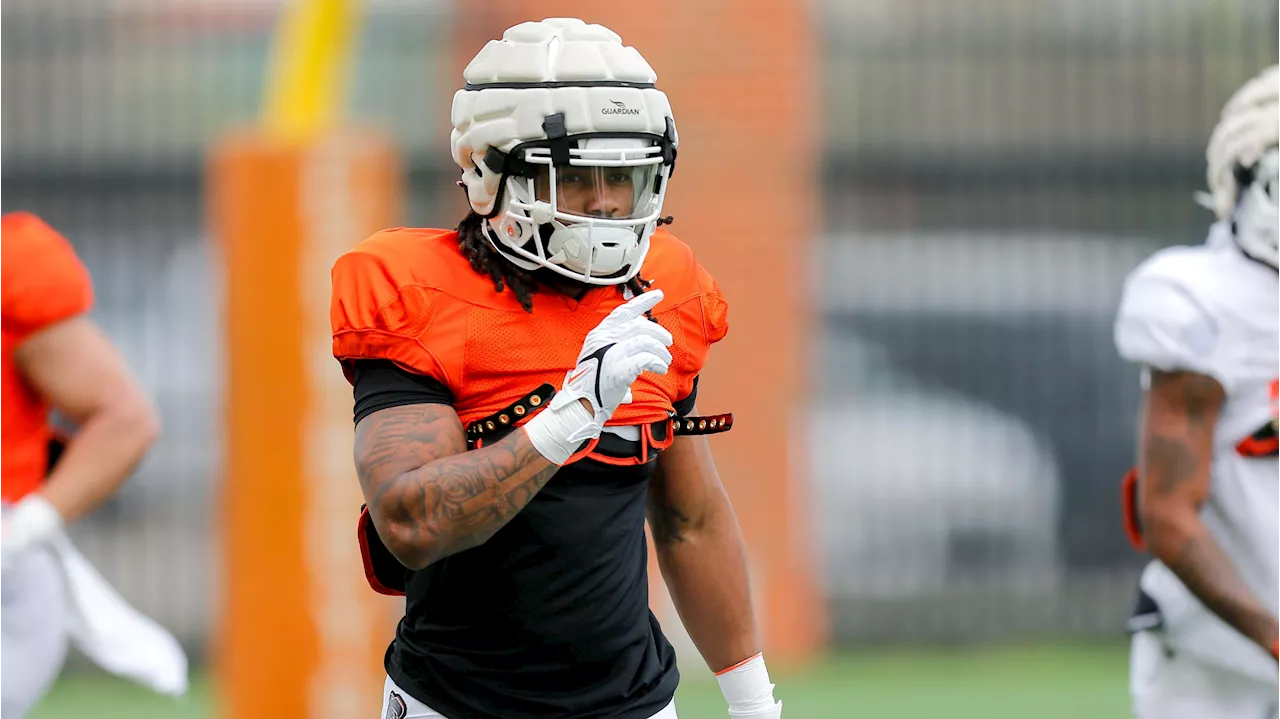 Oklahoma State Running Back Sidelined With Apparent Injury