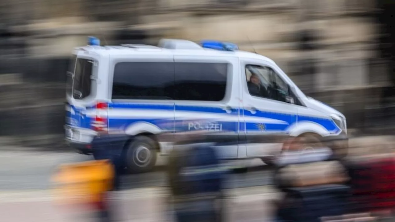 Oberbayern: Streit eskaliert: Mann schlägt mit Eisenstange auf Autos ein