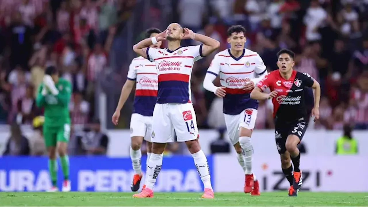 Festejo de Chicharito tras el Atlas vs. Chivas genera conato de bronca