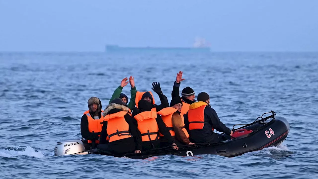 Home Office set to detain asylum seekers in surprise Rwanda operation